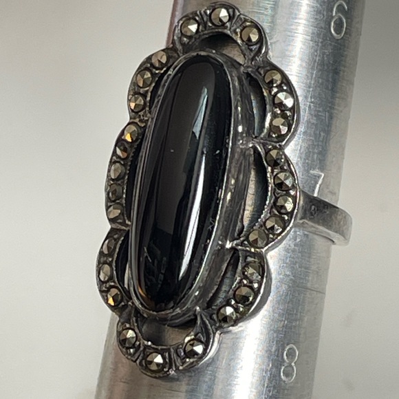 Vintage Sterling and Marcasite Ring with Black Cabachon - Picture 2 of 6